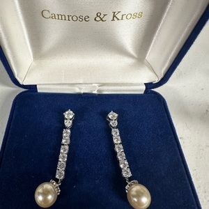 Pearl drop earrings